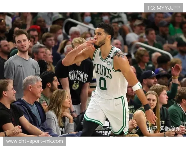 NBA红黑榜:字母41+15+9 周琦对手33+19 克莱创耻辱,周琦和字母哥身高臂展